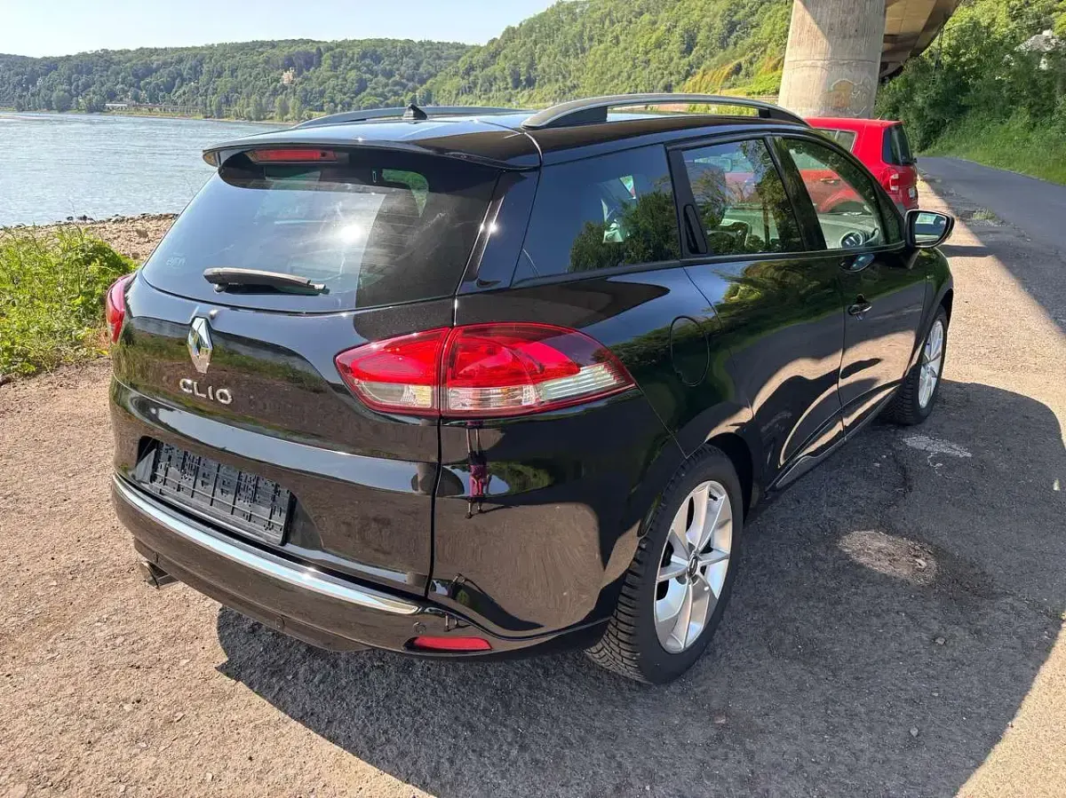 Gebraucht Renault Clio LIMITED 73 PS (53 kW) 2016 Sternenschwarz Kombi