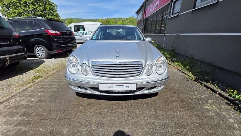 Occasion Mercedes E240 Elegance 177 ch (130 kW) 2002 Gris Berline