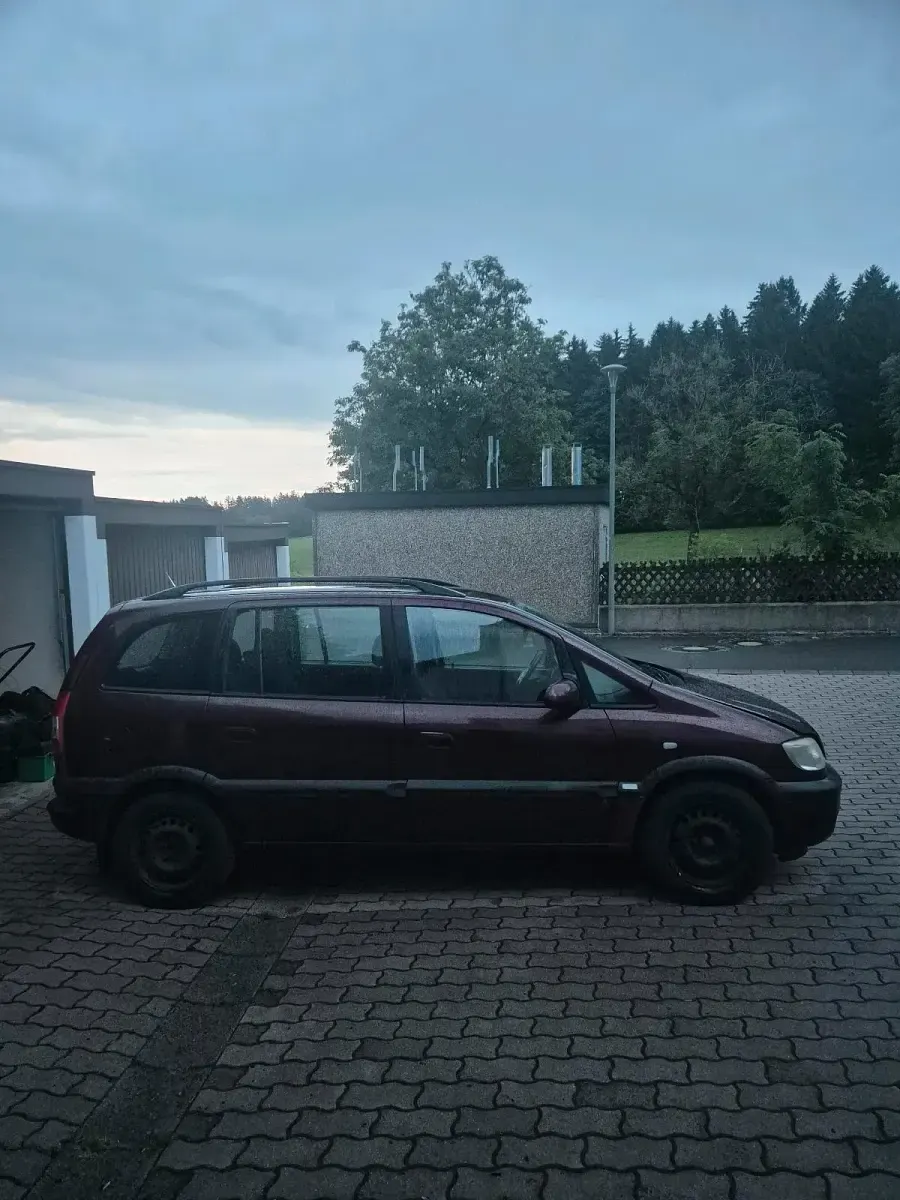 Gebraucht Opel Zafira 125 PS (91 kW) 2004 Rot Van / Kleinbus