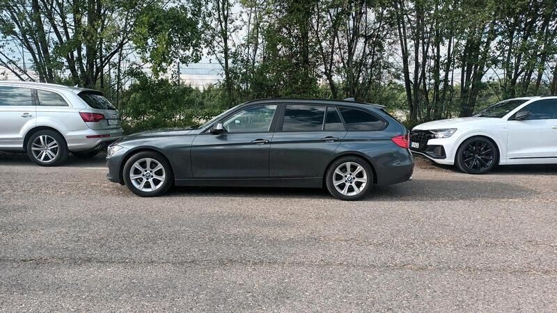 Grau Gebraucht 2014 BMW 320 Kombi | 9.200 € (Guter Preis) - Bild 1/4