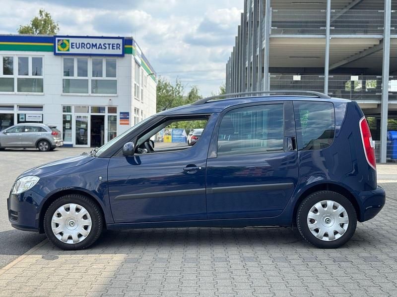 Blau Gebraucht 2009 Skoda Roomster Plus Edition Kombi | 4.480 € (Fairer Preis) - Bild 1/3