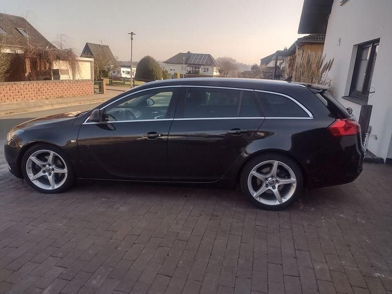 Gebraucht Opel Insignia Innovation 160 PS (117 kW) 2012 Schwarz Kombi