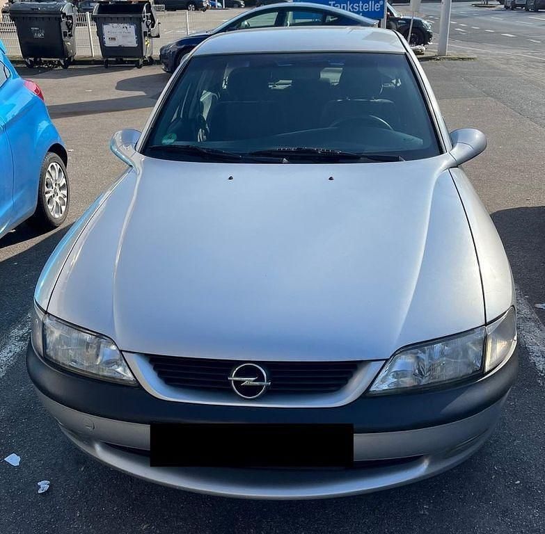 Gebraucht Opel Vectra 101 PS (74 kW) 1999 Silber Limousine
