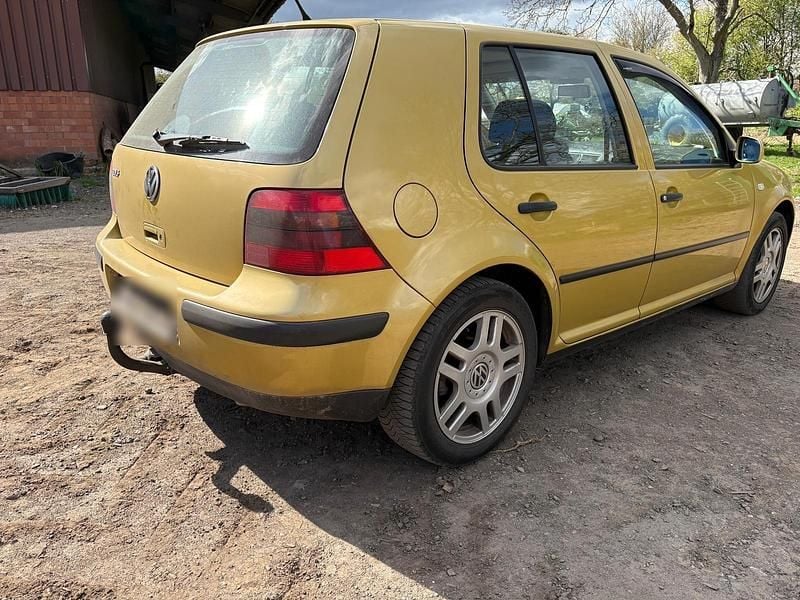 Gebraucht VW Golf III 75 PS (55 kW) 1998 Gold Kleinwagen