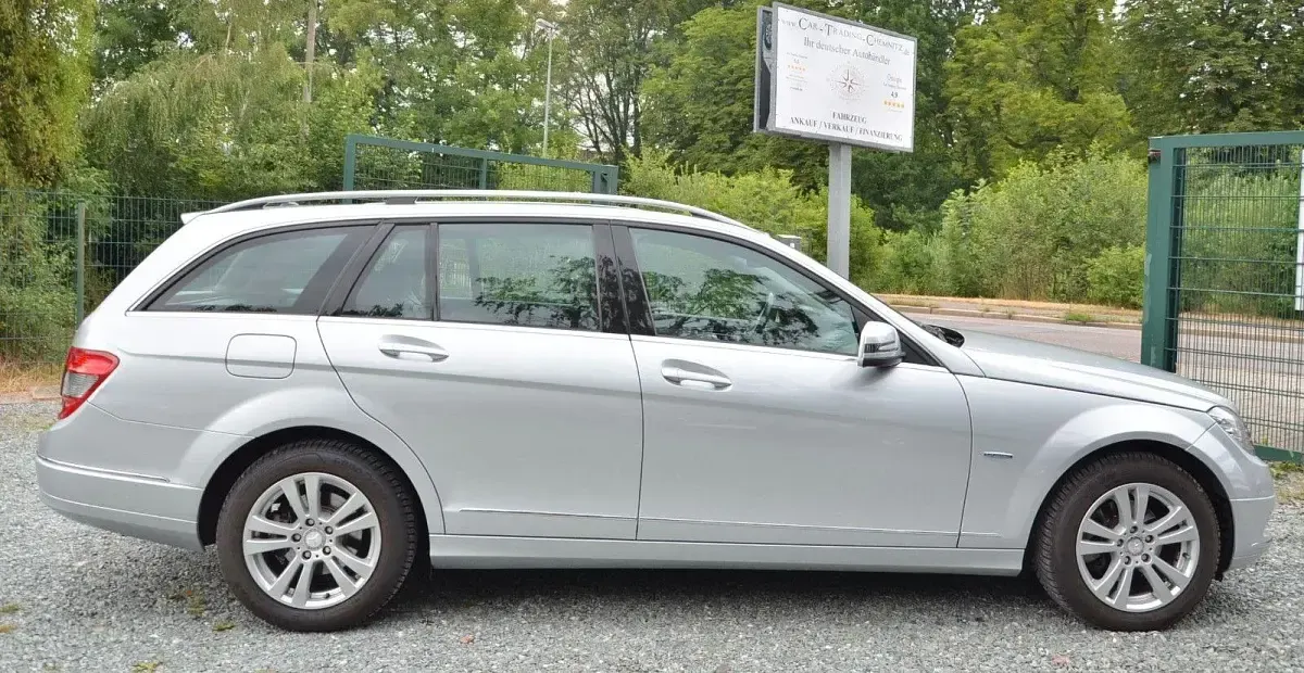 Gebraucht Mercedes C180 156 PS (114 kW) 2010 Silber Kombi