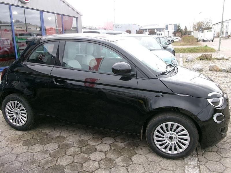 Neu Fiat 500 Pop 65 PS (47 kW) 2026 Schwarz Kleinwagen