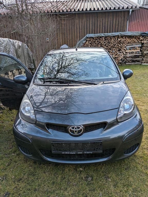 Gebraucht Toyota Aygo 68 PS (50 kW) 2011 Kleinwagen