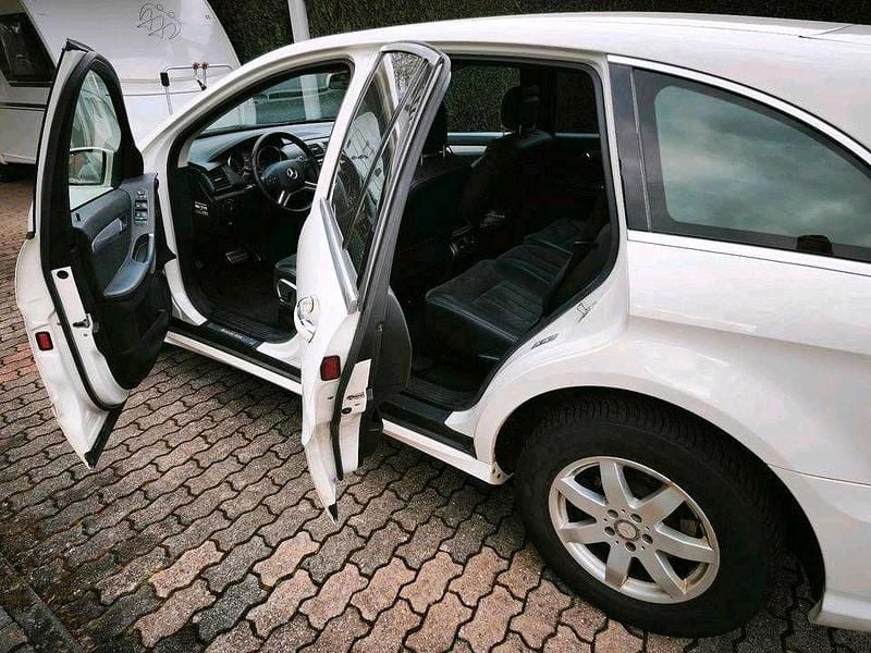 Gebraucht Mercedes R280 194 PS (142 kW) 2009 Weiß Van / Kleinbus