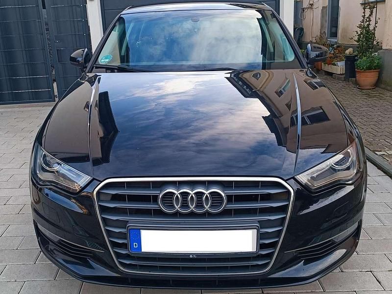 Schwarz Gebraucht 2016 Audi A3 Ambiente Limousine | 15.000 € (Fairer Preis) - Bild 1/4