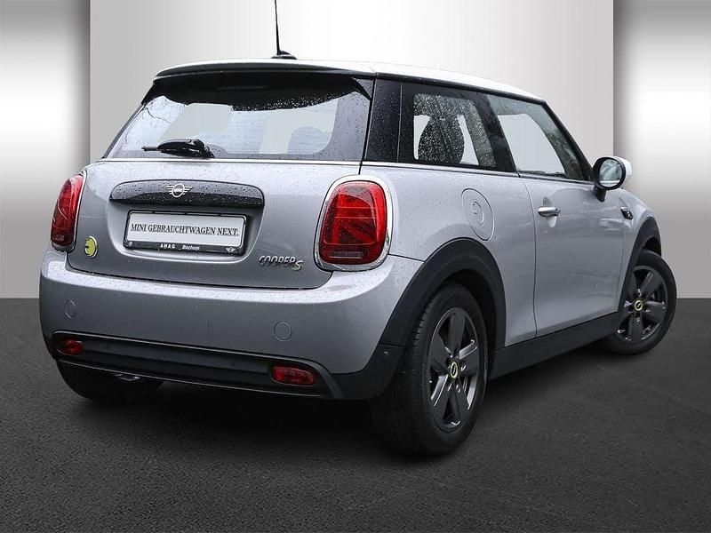 Gebraucht Mini Cooper SE Essential 135 kW (184 PS) 2022 Schwarz Kleinwagen