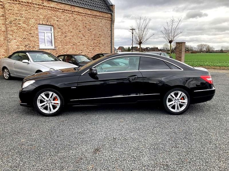 Gebraucht Mercedes E350 306 PS (225 kW) 2011 Obsidianschwarz Coupé