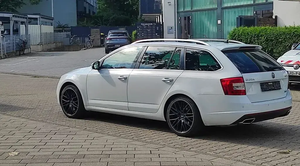 Gebraucht Skoda Octavia RS 184 PS (135 kW) 2015 Weiß Kombi