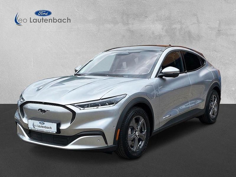 Iconicsilber metallic Gebraucht 2021 Ford Mustang Mach-E Extended Range SUV | 32.900 € (Fairer Preis) - Bild 1/4