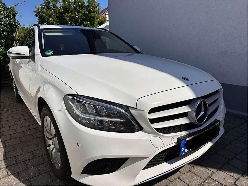Weiß Gebraucht 2021 Mercedes C180 Kombi | 17.900 € (Guter Preis) - Bild 1/4