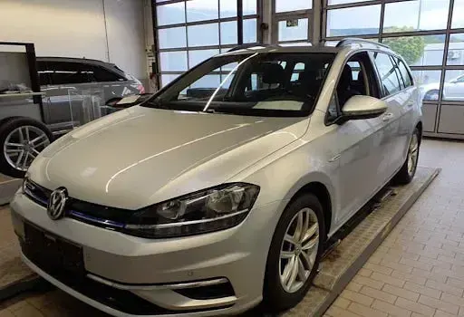 Gebraucht VW Golf VII Comfortline 130 PS (95 kW) 2020 Andere Kombi