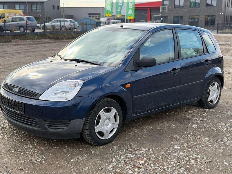 Gebraucht Ford Fiesta Ambiente 60 PS (44 kW) 2004 Blau Kleinwagen