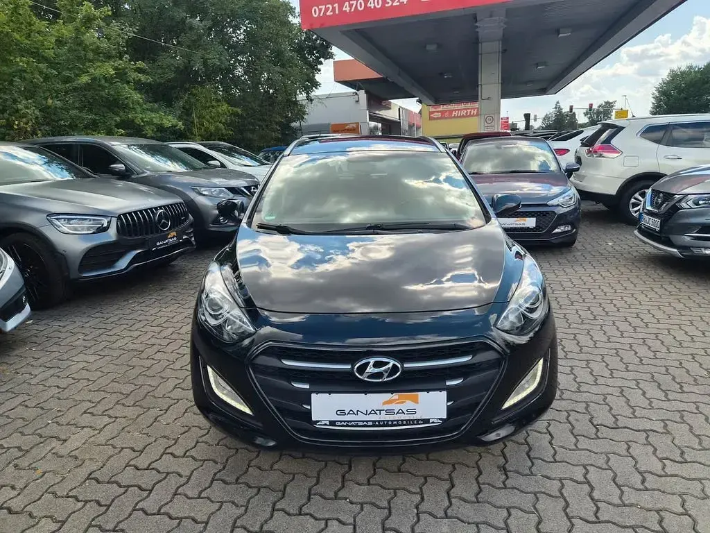 Gebraucht Hyundai i30 Trend 101 PS (74 kW) 2017 Schwarz Kombi