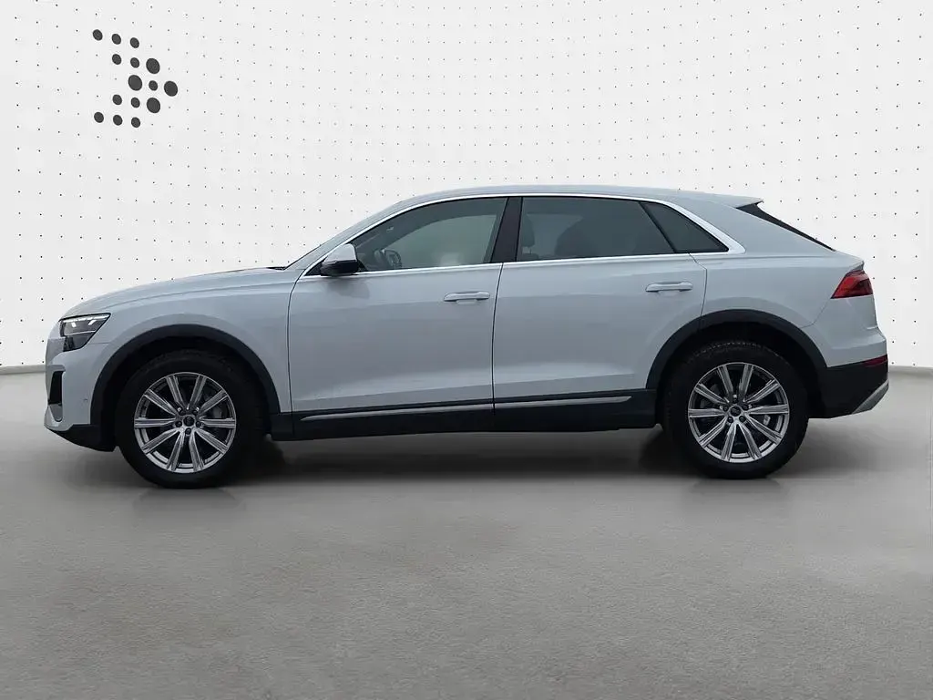 Gebraucht Audi Q8 S-Line 340 PS (250 kW) 2024 Gletscherweiß metallic SUV