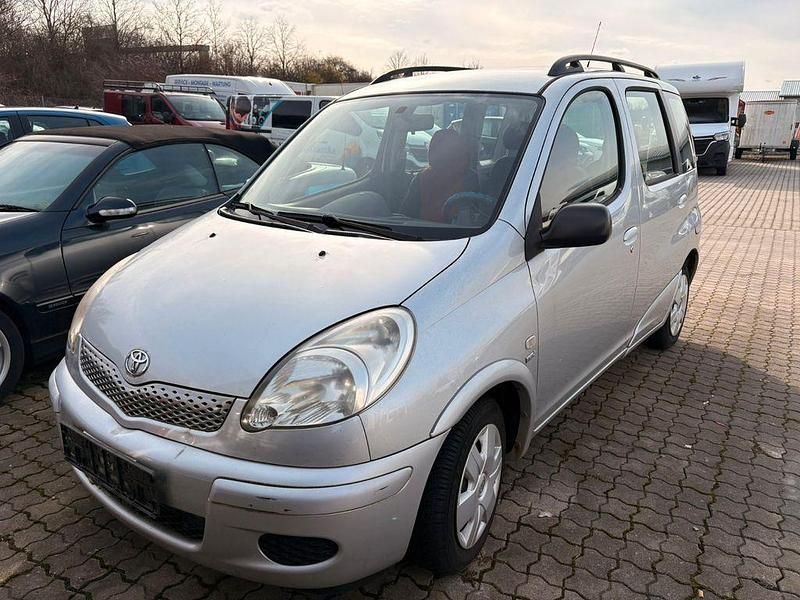 Gebraucht Toyota Yaris 84 PS (61 kW) 2004 Silber Kombi