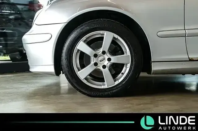 Gebraucht Mercedes C180 143 PS (105 kW) 2006 Silber Limousine