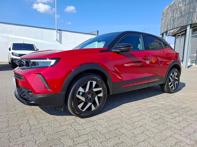 Gebraucht Opel Mokka 136 PS (100 kW) 2024 Lackierung rot rubi/typ aussen SUV