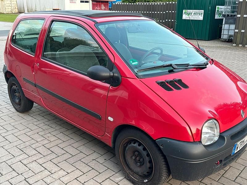 Rot Gebraucht 2003 Renault Twingo Kleinwagen | 850 € (Guter Preis) - Bild 1/4