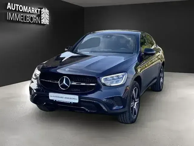 Gebraucht Mercedes GLC300e Night 306 PS (225 kW) 2022 Cavansitblau (metallic) Coupé