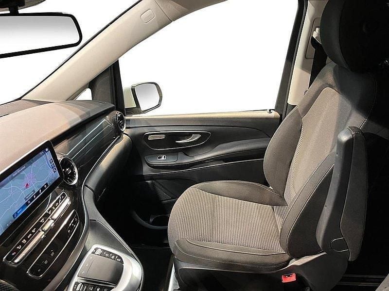 Gebraucht Mercedes V300 237 PS (174 kW) 2021 Bergkristallweiss metallic Van / Kleinbus