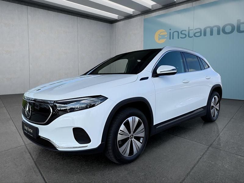 Weiß Gebraucht 2021 Mercedes EQA250 SUV | 27.749 € (Superpreis) - Bild 1/4