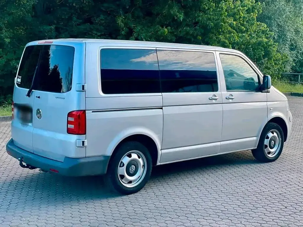 Gebraucht VW Caravelle 131 PS (96 kW) 2009 Grau Van