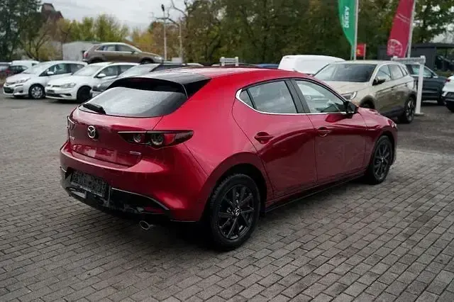 Käytetty Mazda 3 Selection 162 HP (119 kW) 2021 Punainen Sedan