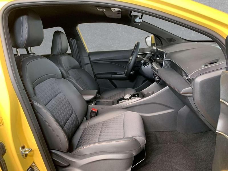 Neu MG MG3 Luxury 102 PS (75 kW) 2025 Gelb Kleinwagen