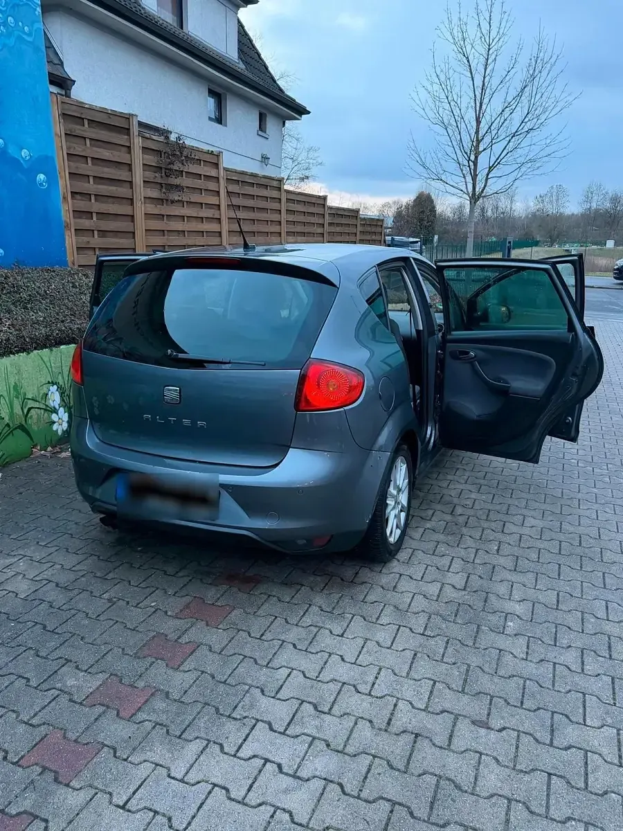 Gebraucht Seat Altea 125 PS (91 kW) 2013 Grau Limousine