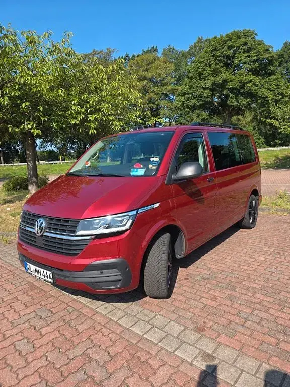 Gebraucht VW Multivan Trendline 150 PS (110 kW) 2020 Rot Van / Kleinbus