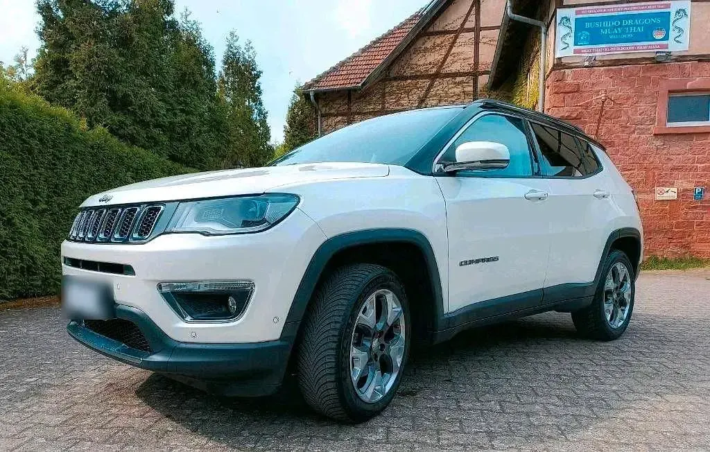 Usado Jeep Compass Limited 170 HP (125 kW) 2017 Andere farben SUV