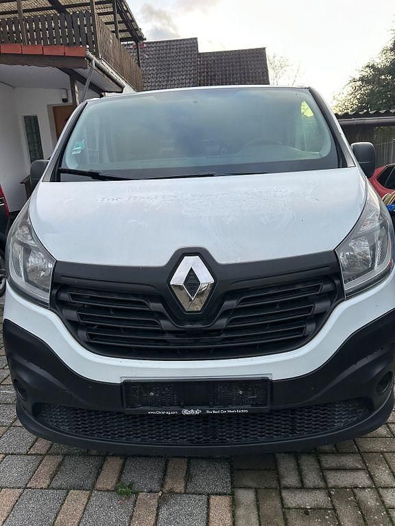 Weiß Gebraucht 2018 Renault Trafic Komfort Van | 6.300 € (Guter Preis) - Bild 1/4