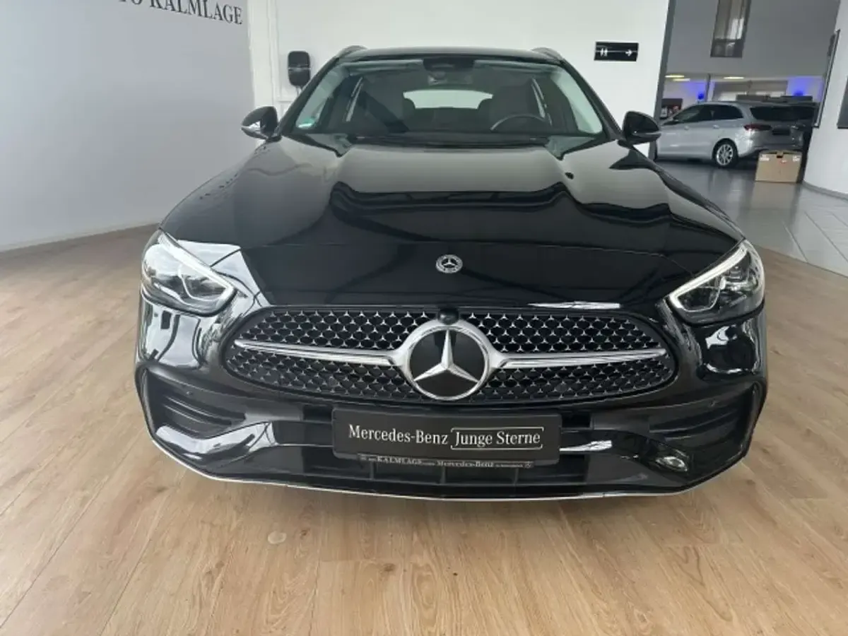 Gebraucht Mercedes C220 AMG line 200 PS (147 kW) 2021 Obsidianschwarz Kombi