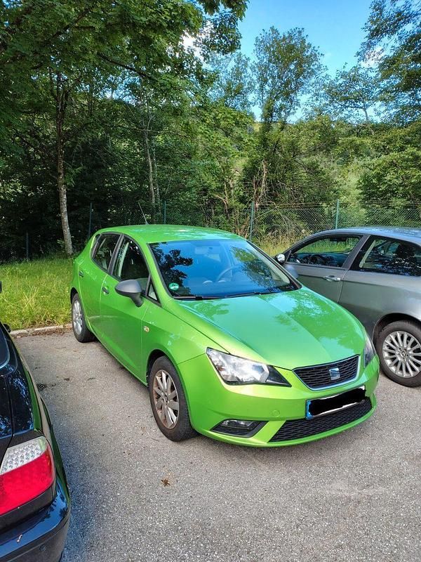 Grün Gebraucht 2016 Seat Ibiza Style Limousine | 6.990 € (Fairer Preis) - Bild 1/4