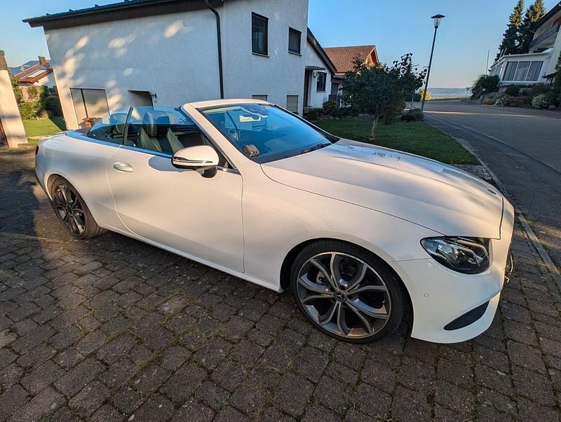 Gebraucht Mercedes E220 194 PS (142 kW) 2018 Weiß Cabrio