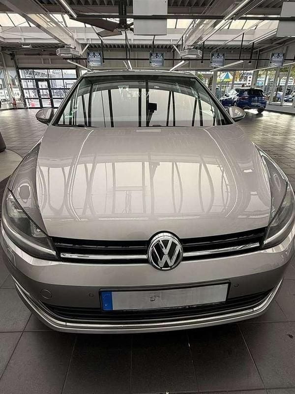 Grau Gebraucht 2014 VW Golf Highline Limousine | 10.999 € (Fairer Preis) - Bild 1/4