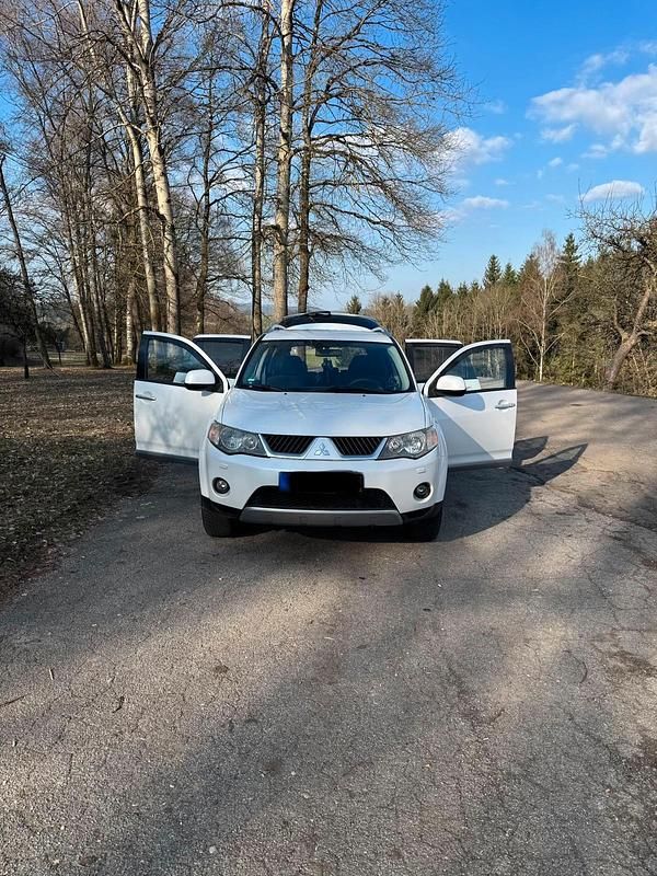 Gebraucht Mitsubishi Outlander 156 PS (114 kW) 2010 Weiß SUV
