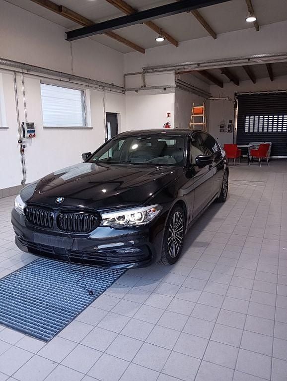 Schwarz Gebraucht 2017 BMW 530 Sport Line Limousine | 21.700 € (Superpreis) - Bild 1/4