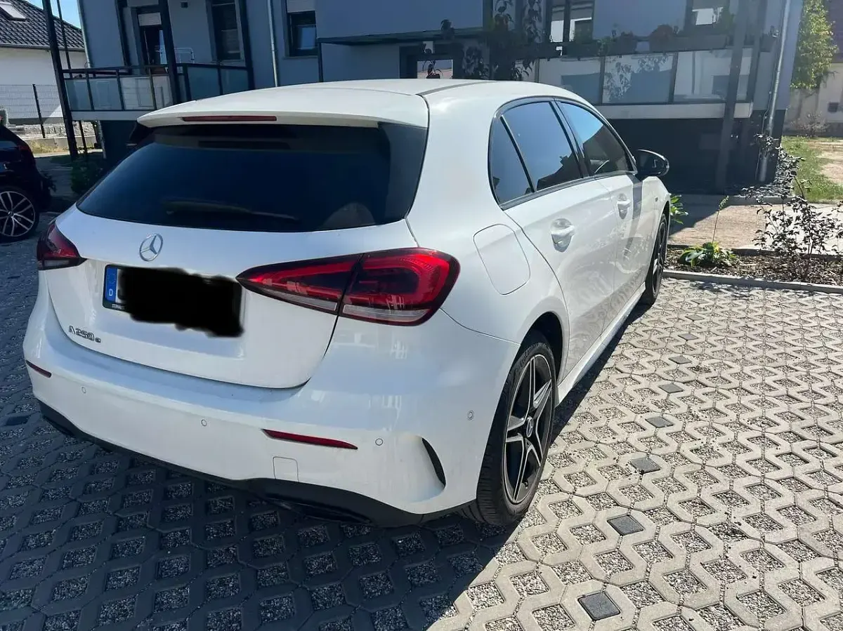 Gebraucht Mercedes A250 Edition 218 PS (160 kW) 2021 Weiß Limousine