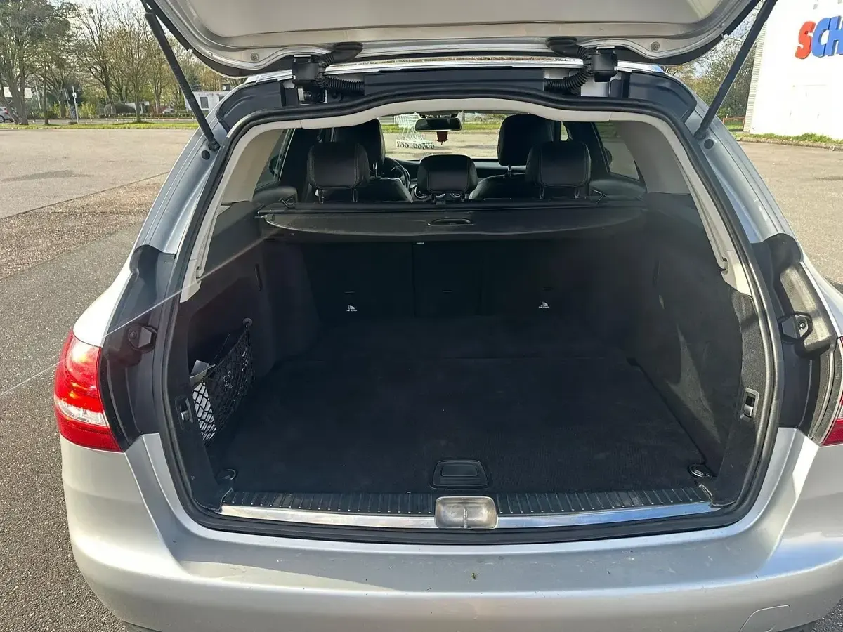 Gebraucht Mercedes C160 136 PS (100 kW) 2019 Grau Kombi