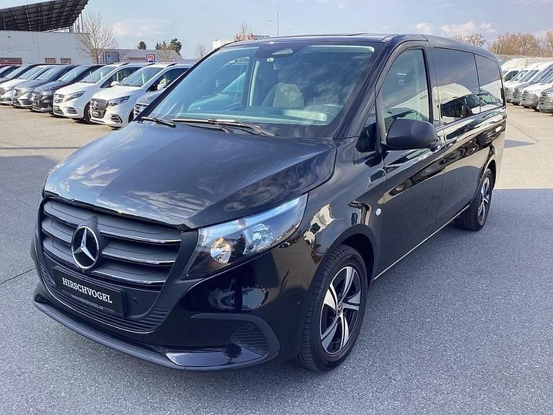 Gebraucht Mercedes Vito 163 PS (119 kW) 2024 Obsidianschwarz metallic Van