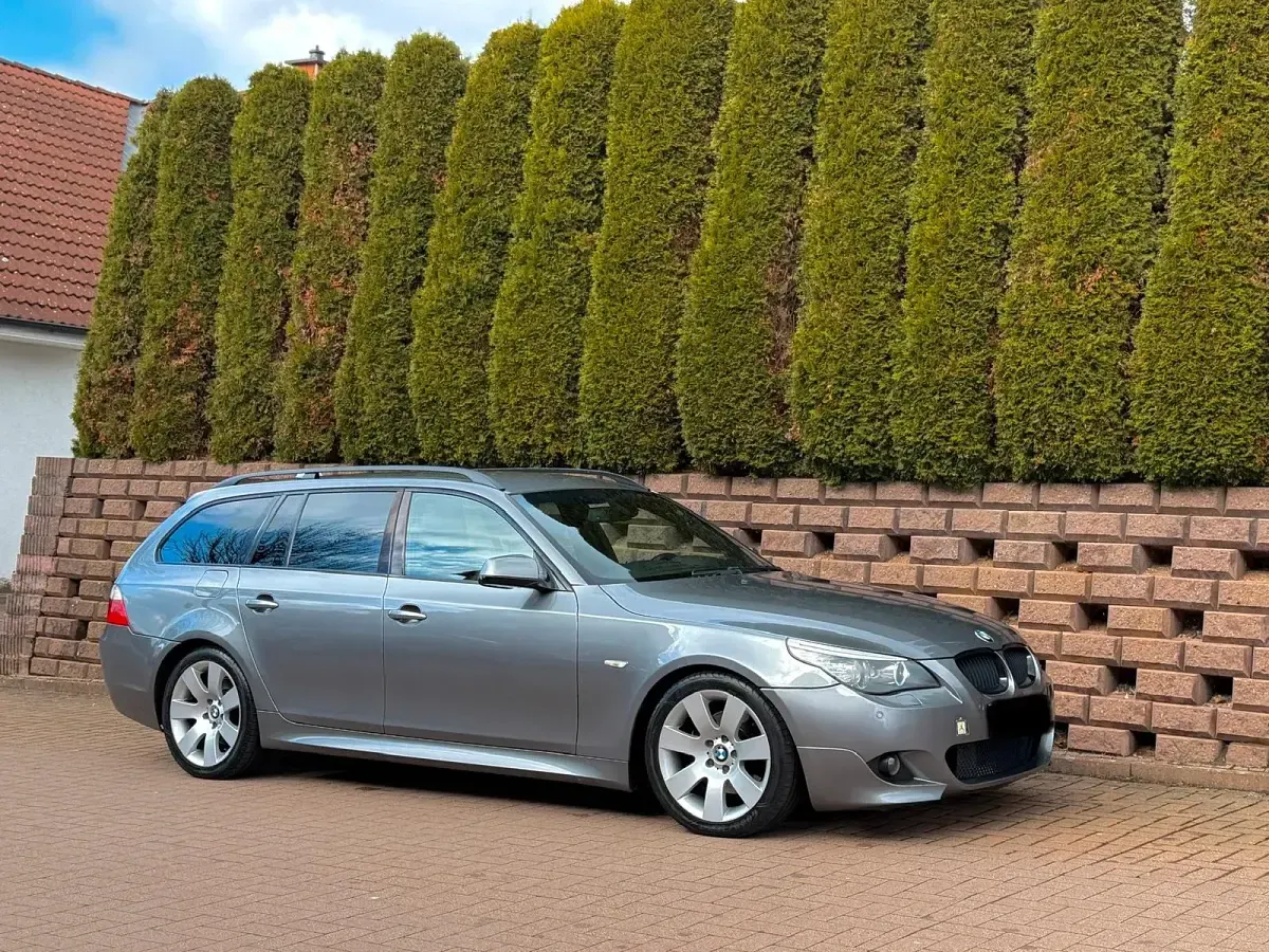 Gebraucht BMW 530 M Sport 235 PS (172 kW) 2010 Grau Kombi