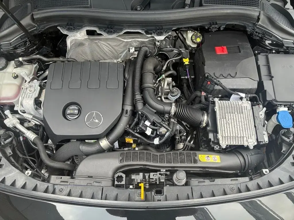 Gebraucht Mercedes B180 136 PS (100 kW) 2023 Schwarz Kleinwagen