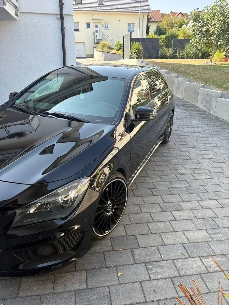 Gebraucht Mercedes CLA200 Shooting Brake AMG line 156 PS (114 kW) 2016 Schwarz Kombi