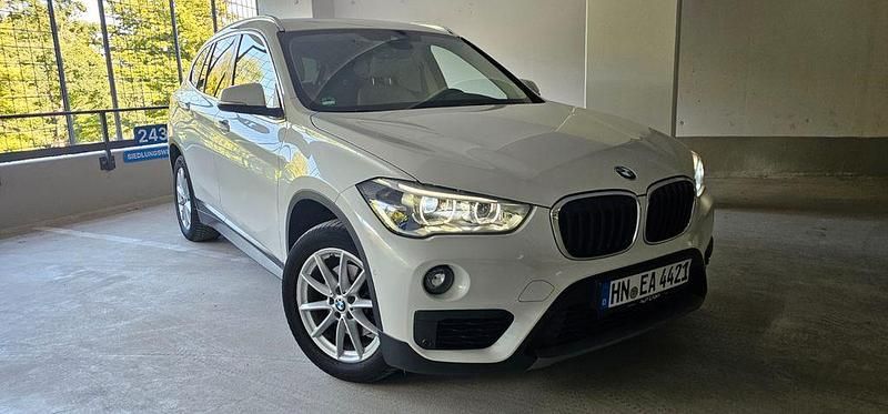 Weiß Gebraucht 2016 BMW X1 SUV | 16.399 € (Etwas zu teuer) - Bild 1/4