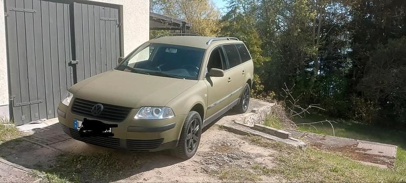 Usata VW Passat 150 CV (110 kW) 2003 Verde Station wagon
